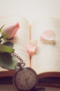 Time Reading Book Love Love Story  - -SV- / Pixabay