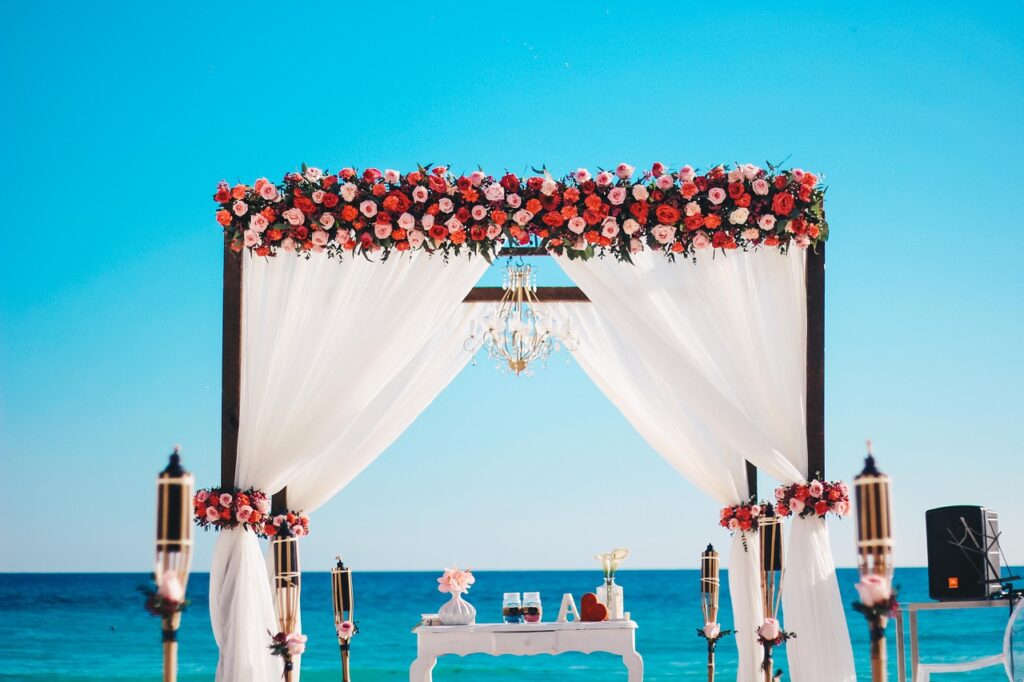 Beach Wedding Altar Decoration  - jsalesphotoimg / Pixabay